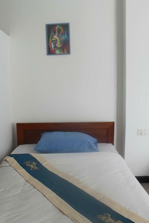 Latinos Hostel Сіємреап Екстер'єр фото